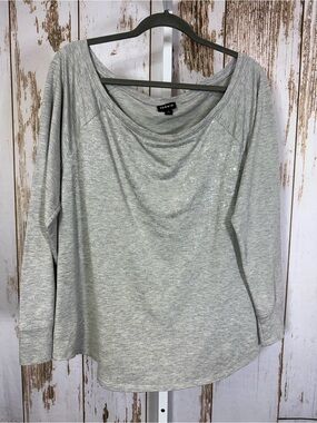 Torrid, Off the shoulder Henley Shirt, Shiny Print. Size 0X. Excellent condition